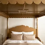 Couette-café Roessl Bianco B&b&b Merano