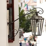 Roessl Bianco B&b&b Merano