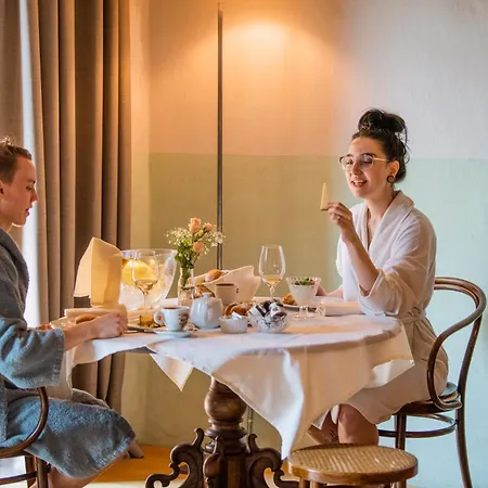 Roessl Bianco B&b&b 住宿加早餐酒店