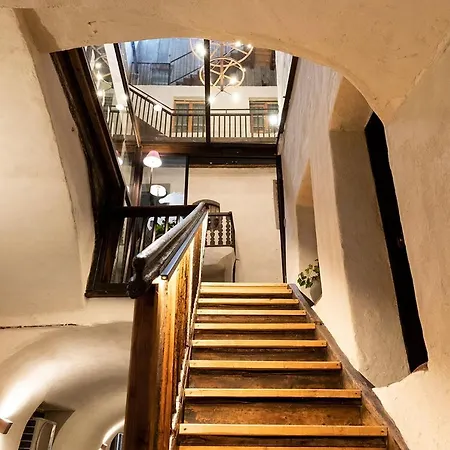 Roessl Bianco B&b&b Meran