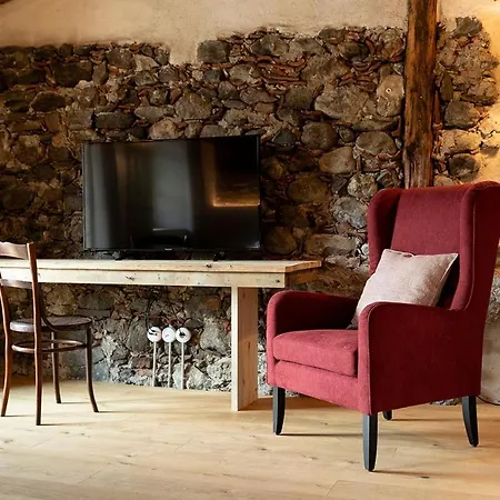 Roessl Bianco B&b&b Bed & Breakfast 4*