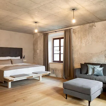 Roessl Bianco B&b&b לינה וארוחת בוקר