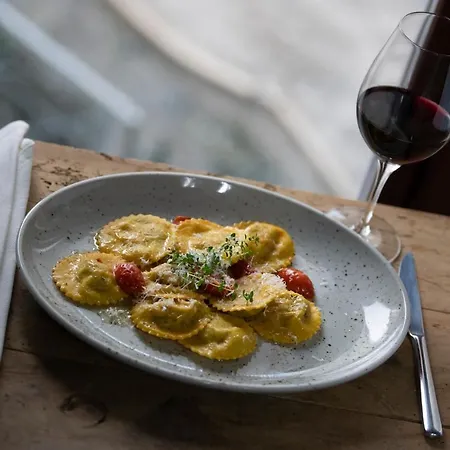 Roessl Bianco B&b&b Meran