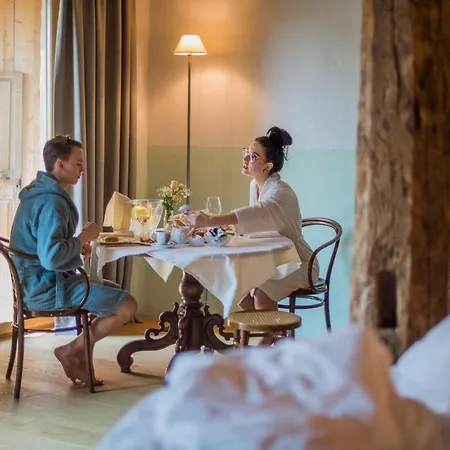 Roessl Bianco B&b&b לינה וארוחת בוקר