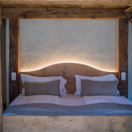 Roessl Bianco B&b&b Bed & Breakfast 4*