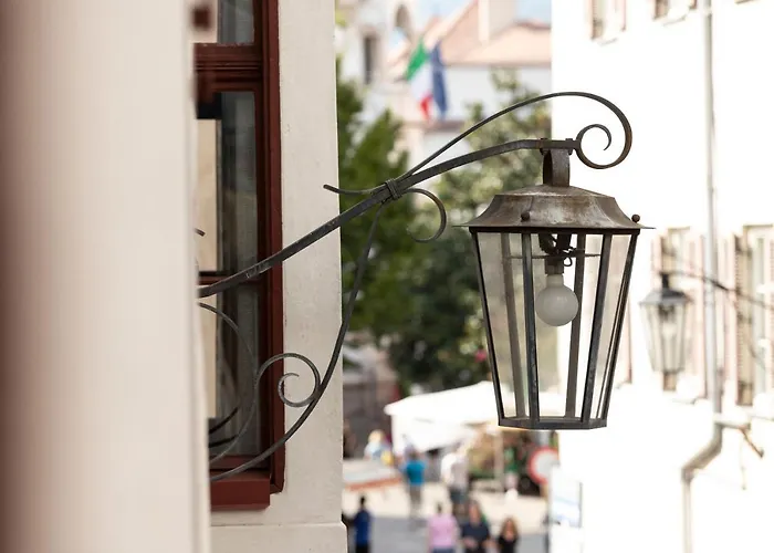 Roessl Bianco B&b&b Merano