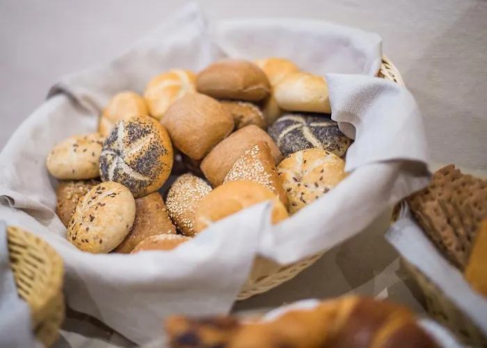 Roessl Bianco B&b&b Frühstückspension 4*