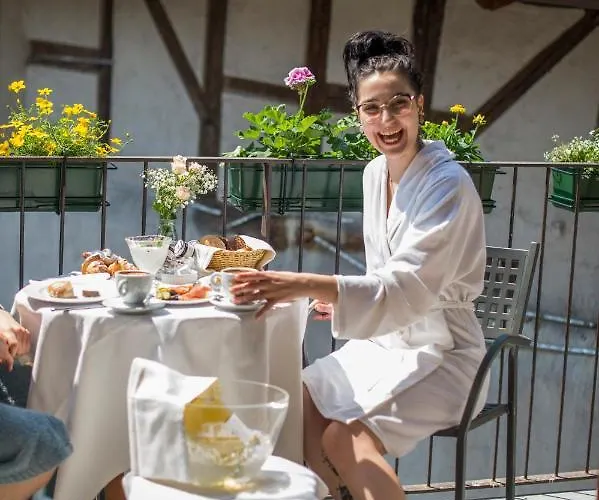 فندق مبيت وإفطار Roessl Bianco B&b&b ميرانو